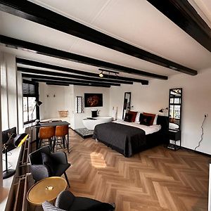 Borrel & Bed Onder Zeil